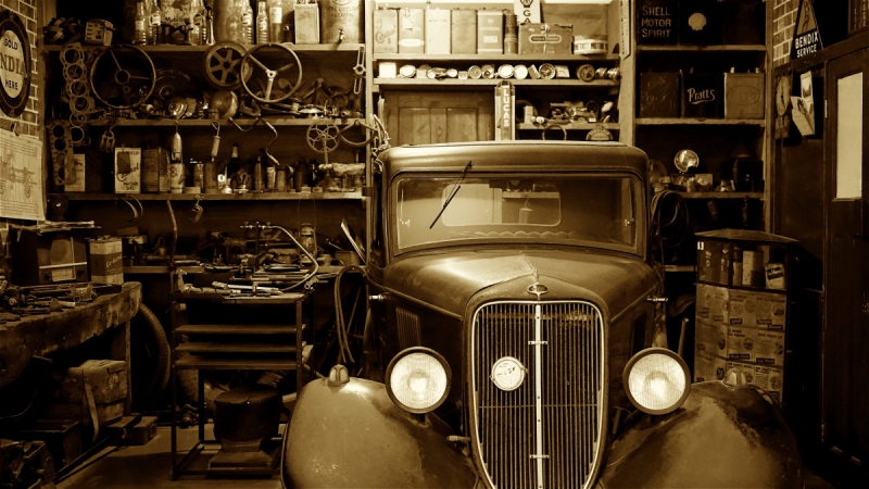 vitrine-LA BASTIDE-min_antique_auto_automobile_automotive_car_classic_equipment_fix-1169797