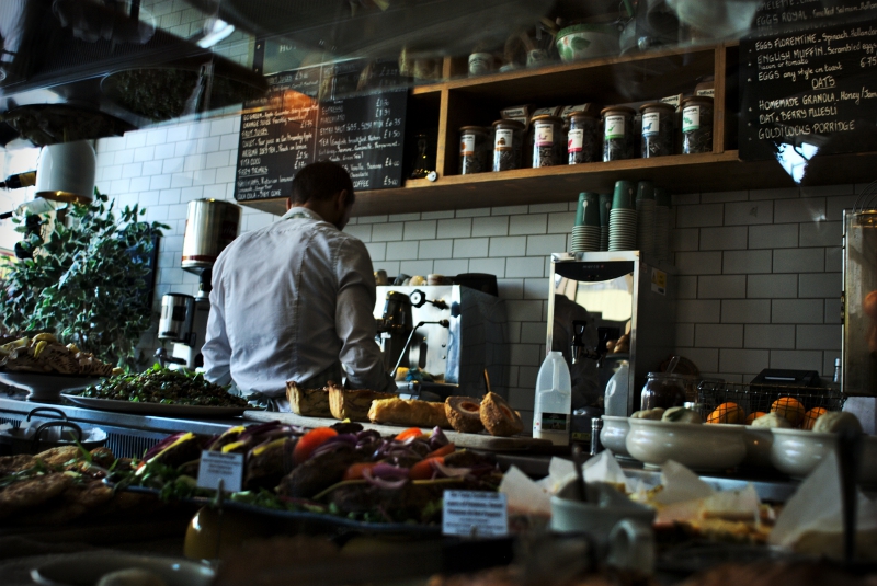 vitrine-LA BASTIDE-min_person-cafe-restaurant-meal-food-cooking-9011-pxhere.com